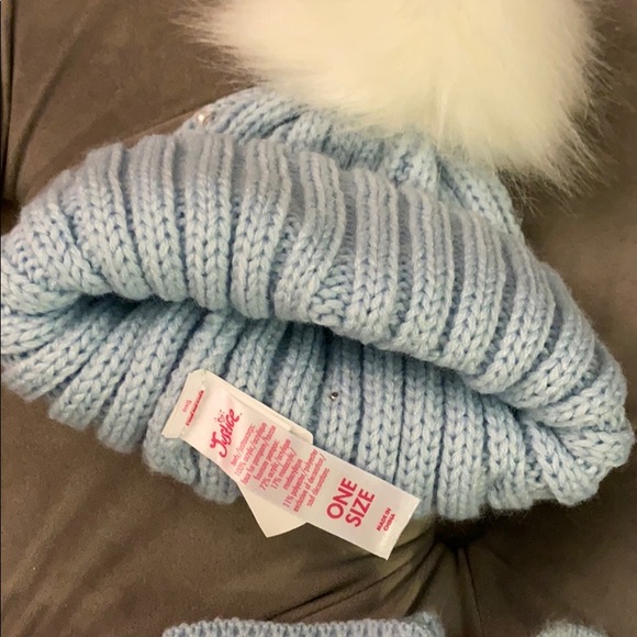 JUSTICE gloves/cuffs and hat set - Picture 5 of 5